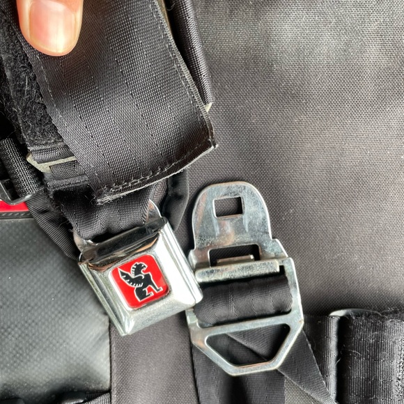 Sleek Black and Gray Messenger Bag - Picture 7 of 7